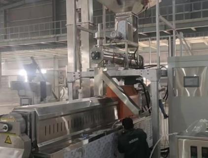 Двухшнековый экструдер для производства текстурированного соевого белка